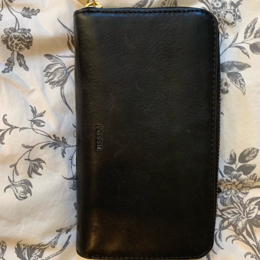 Black leather fossil wallet